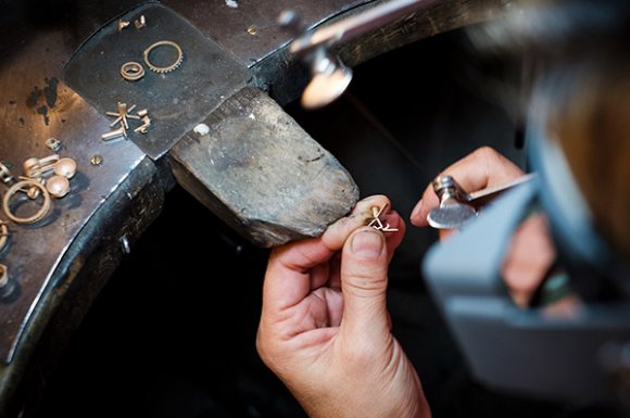 Professionnel pour la réparation de bijoux anciens en or à La Seyne-sur-Mer - GIGICREATIONS
