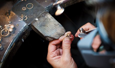 Professionnel pour la réparation de bijoux anciens en or à La Seyne-sur-Mer - GIGICREATIONS